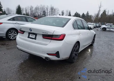 2022 BMW 330I xDrive z USA, uszkodzony, nr VIN 3MW5R7J03N8C59269